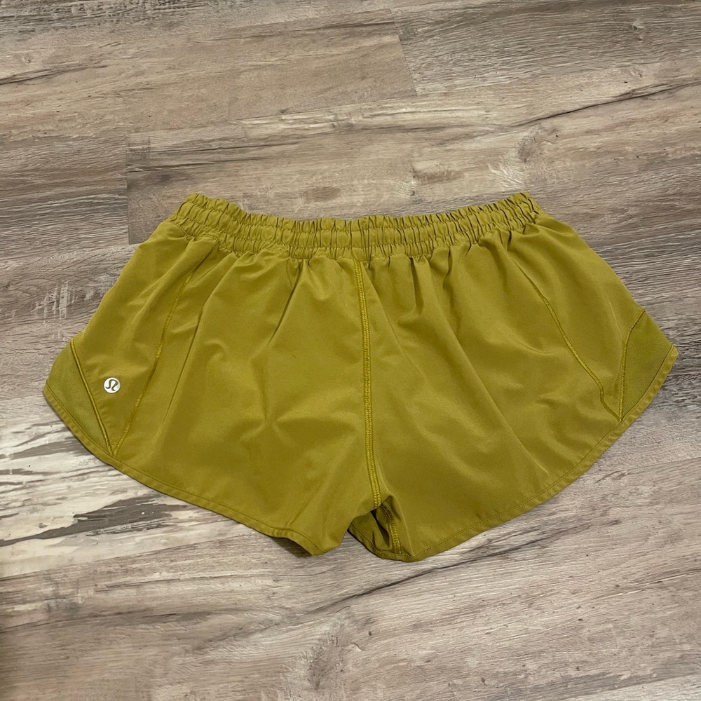 Lululemon Hotty Hot Short *2.5" Low Rise